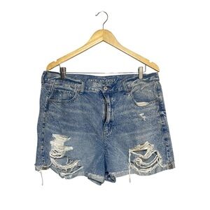 American Eagle Women’s High Rise Distressed Mom Jean Shorts Blue Size 18